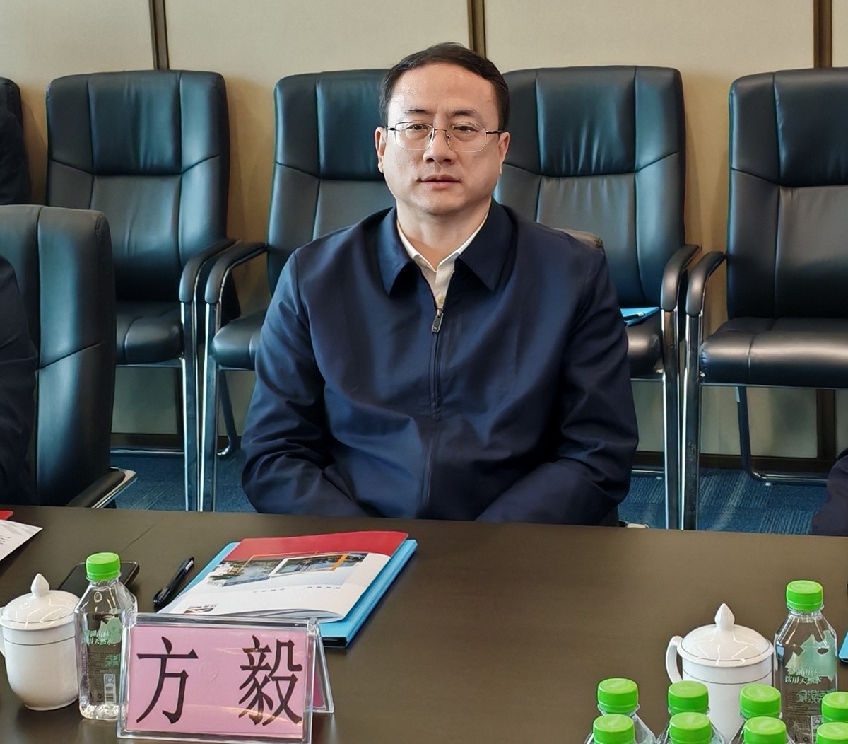 来宾市市委书记方毅一行莅临我司考察调研